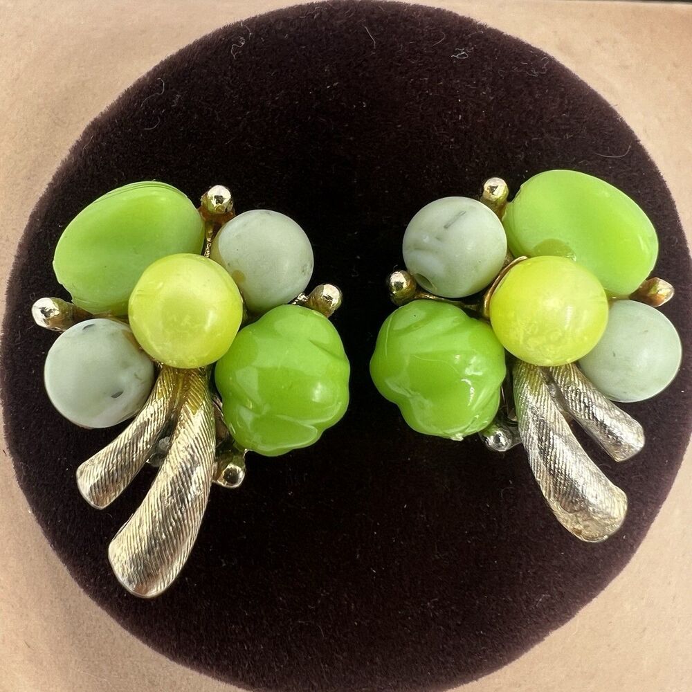 Vintage ART Arthur Pepper Gold Tone Clover Green Art Glass Clip On Lucky